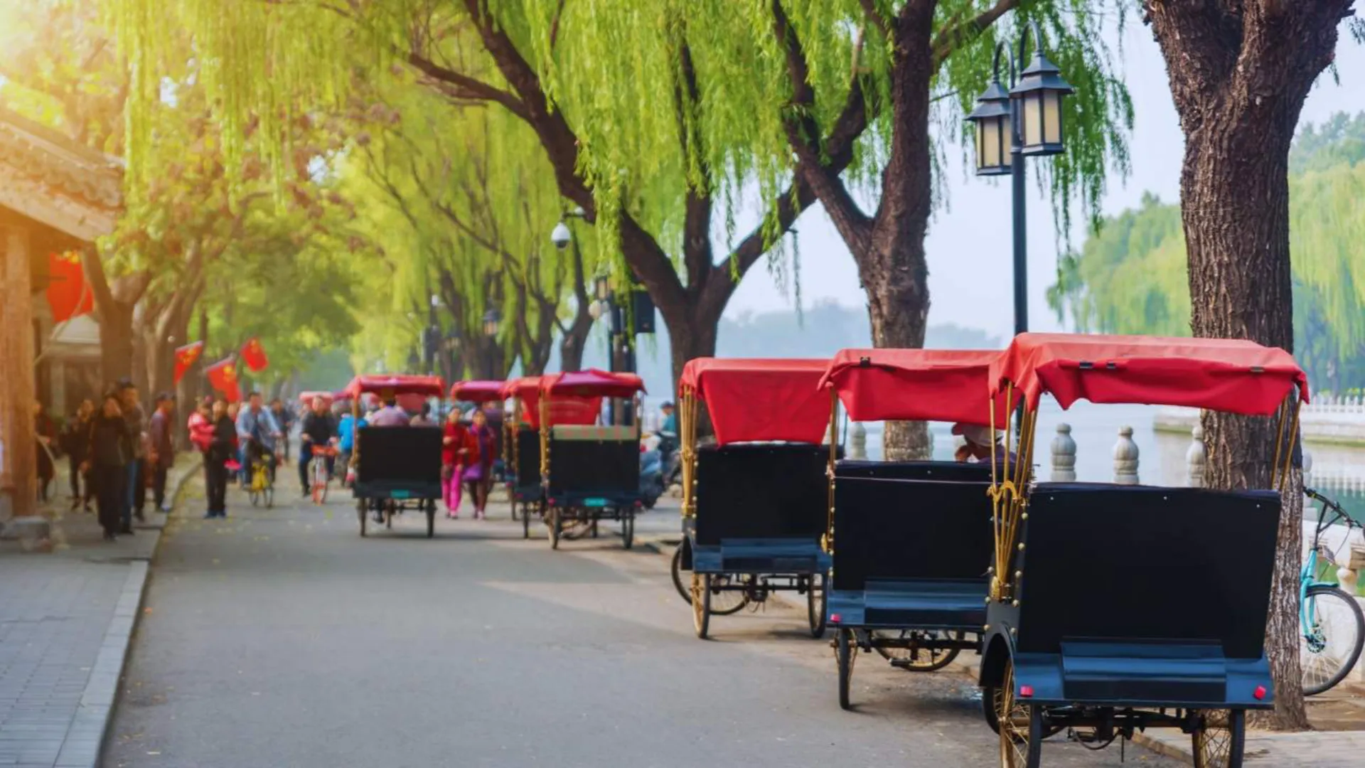 Beijing Hutong cultural private tour experience with local guide